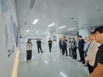 管理工程學(xué)院赴鄭州比亞迪及海一云商開展市場(chǎng)調(diào)研與訪企交流